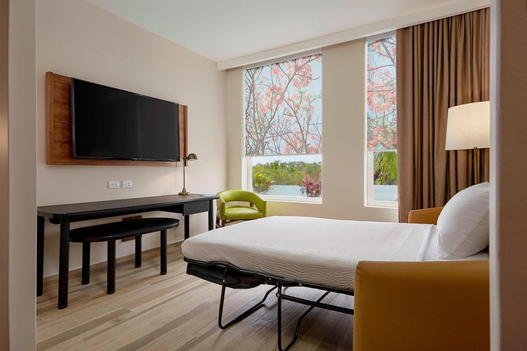 Fairfield Inn & Suites By Marriott Cancun Airport Alfredo V. Bonfil Bagian luar foto