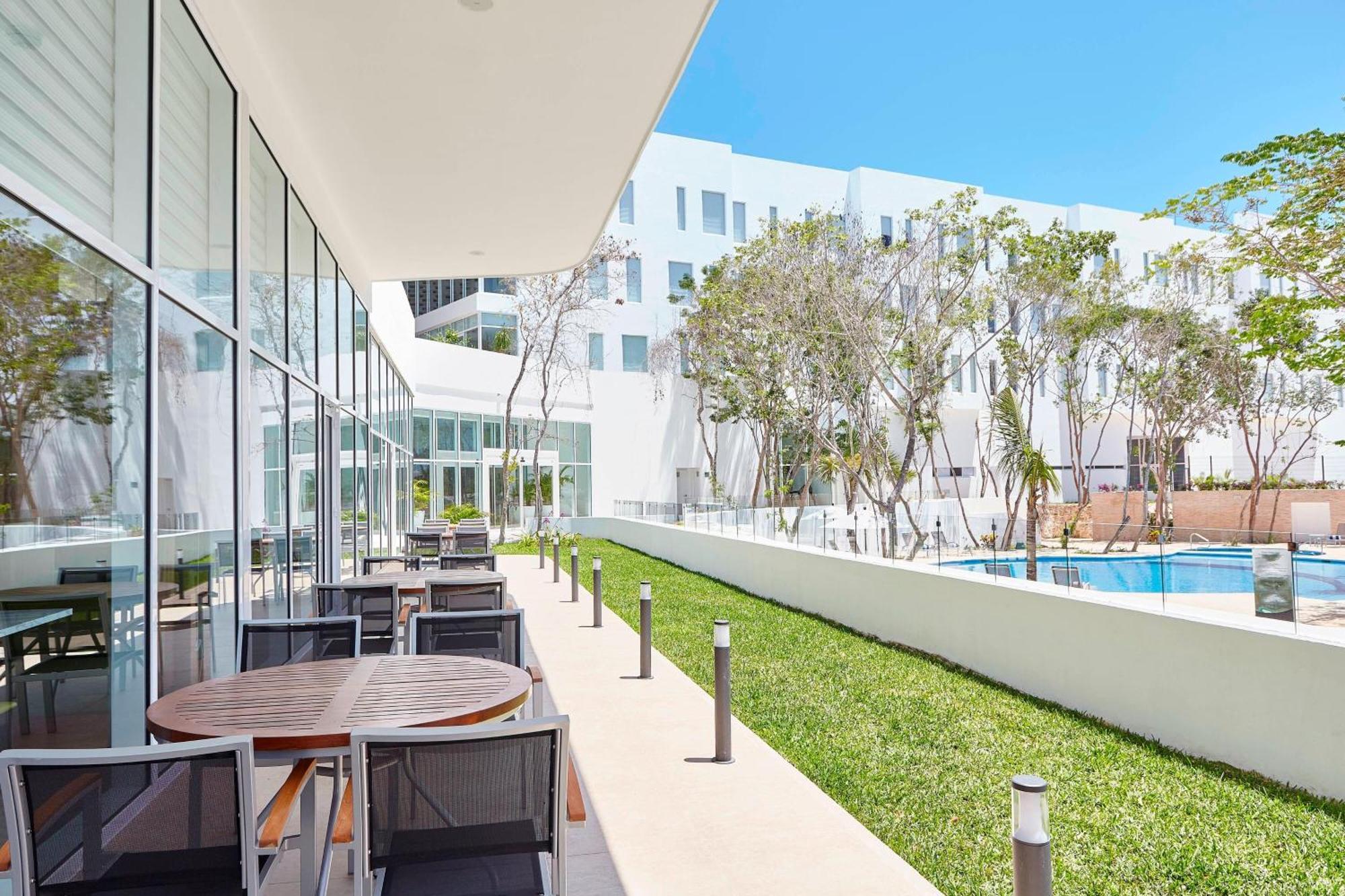 Fairfield Inn & Suites By Marriott Cancun Airport Alfredo V. Bonfil Bagian luar foto