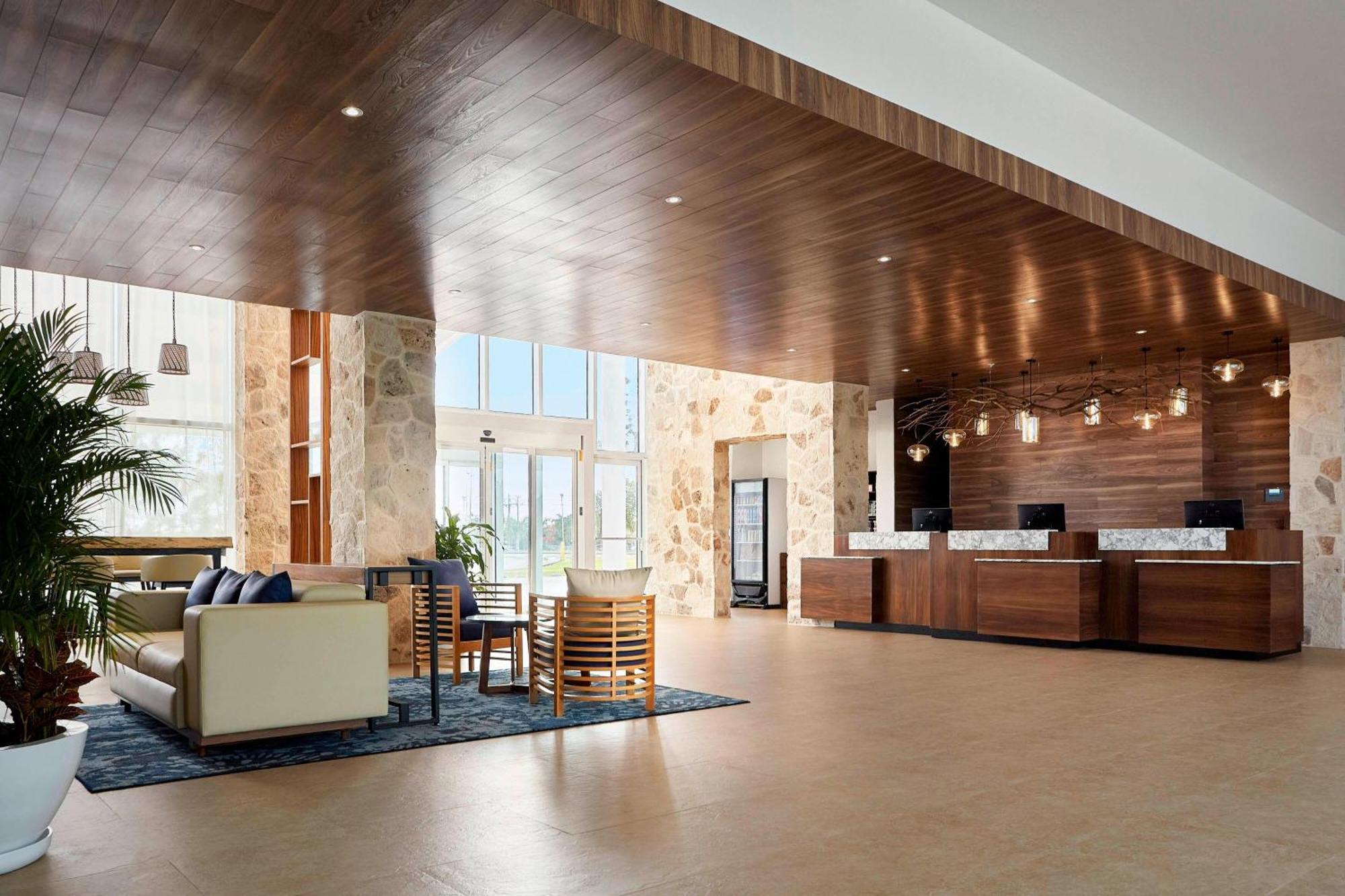 Fairfield Inn & Suites By Marriott Cancun Airport Alfredo V. Bonfil Bagian luar foto